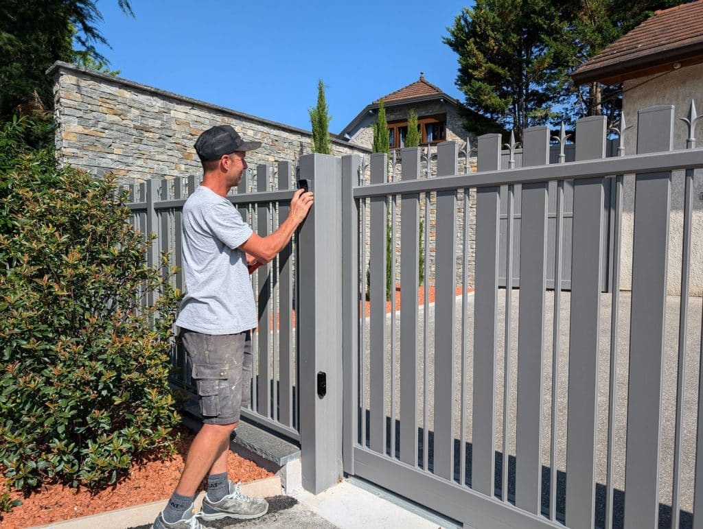 entretien portail en aluminium BERGER JARDINS